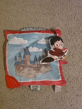 Hogwarts Crinkle Plush Activity Square